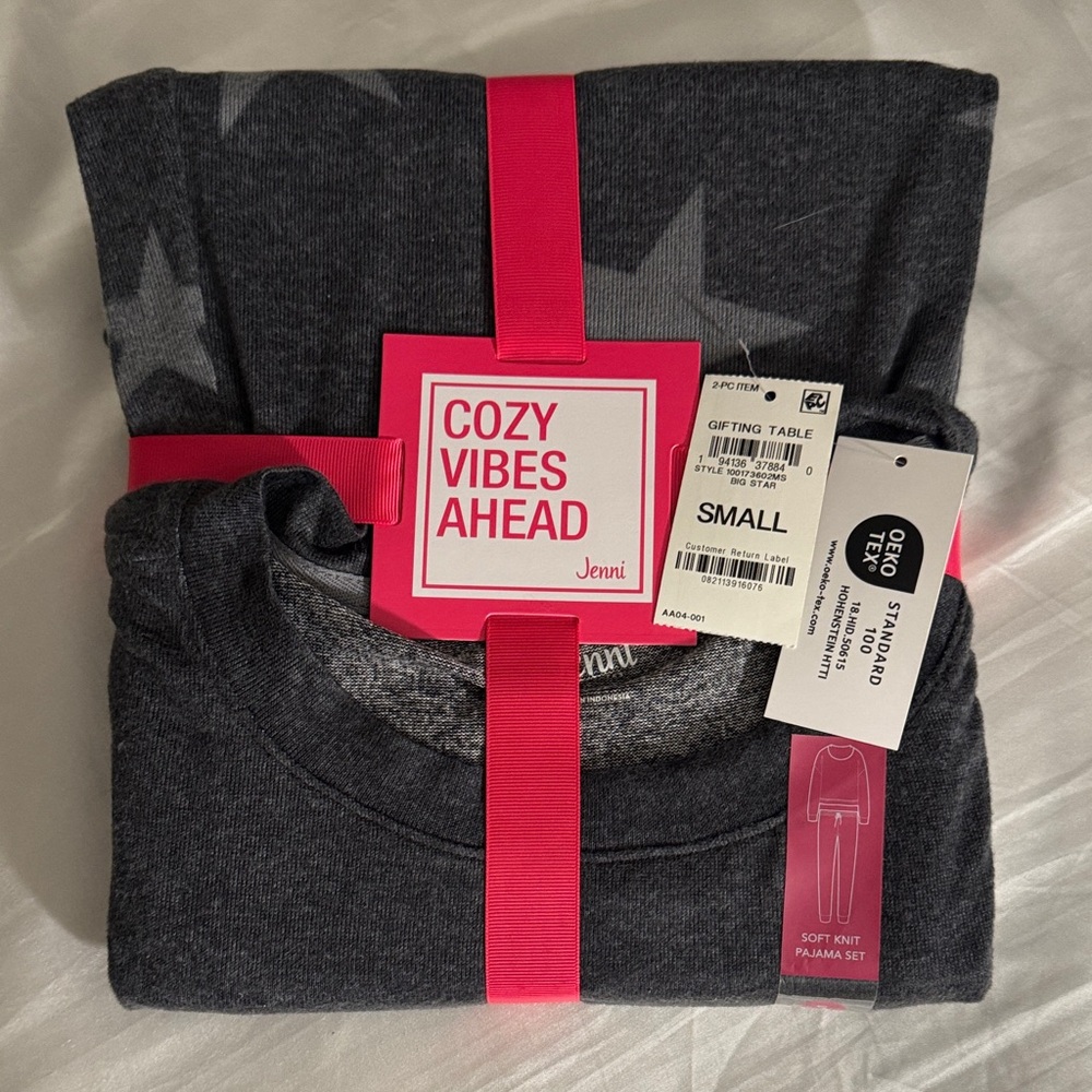 Jenni Cozy Vibes Ahead Women’s Soft-Knit Pijamas Set